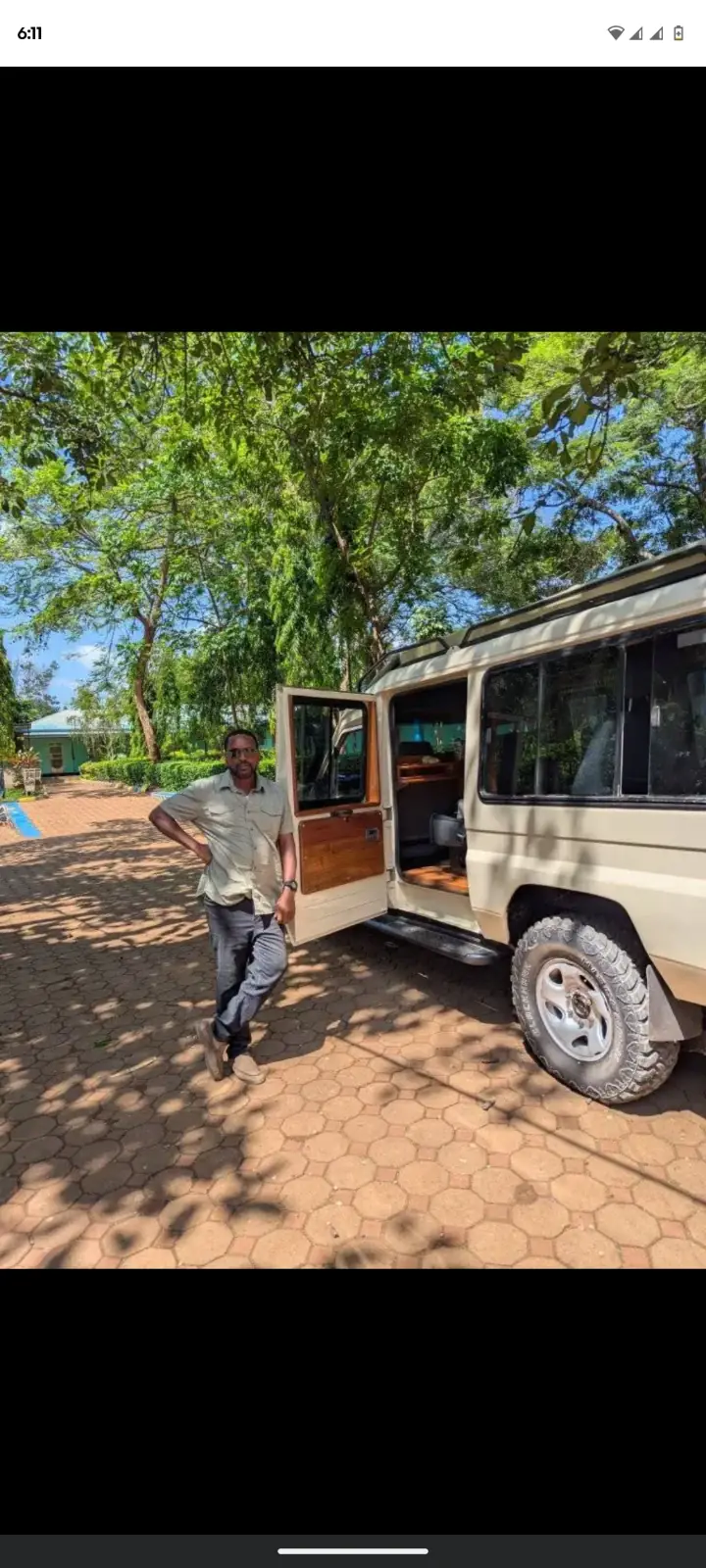 4x4 safari vehicle