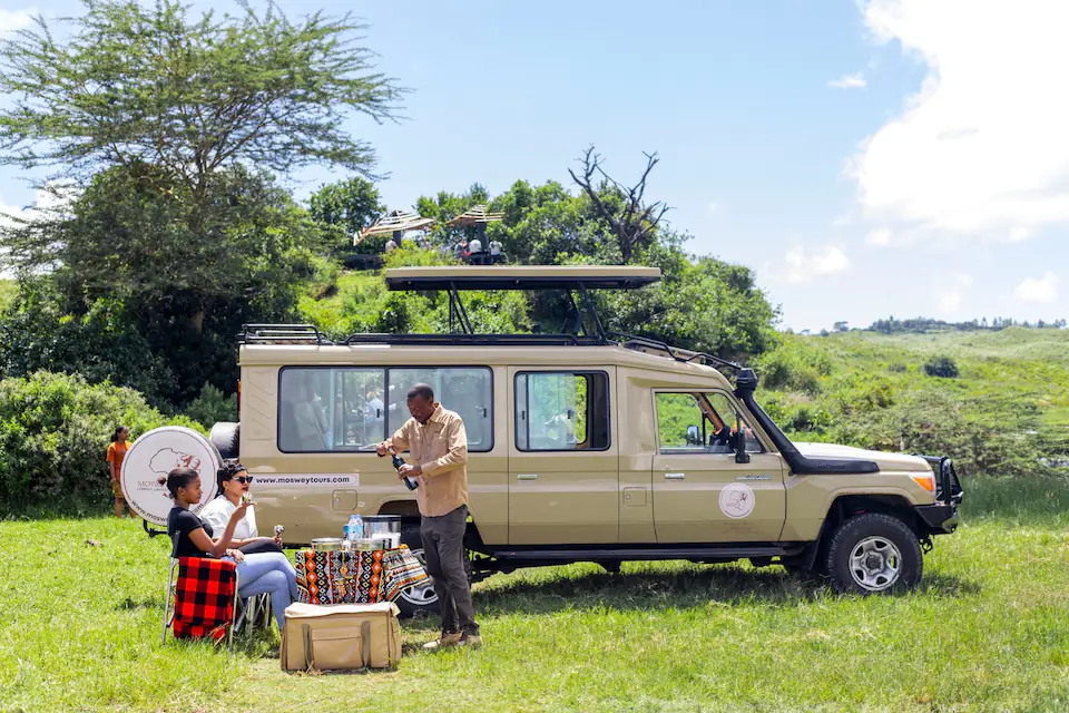 Land Cruiser (extended) safari vehicle