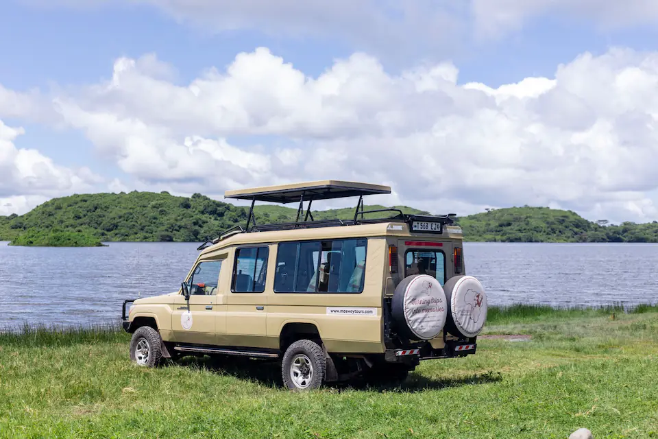 Land Cruiser (extended) safari vehicle